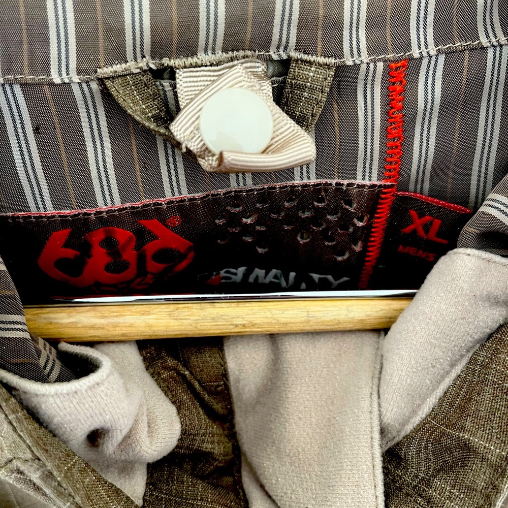 686 Snowboard Jacket